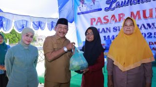 BURHANUDDIN LAUNCHING PASAR MURAH DI KECAMATAN POLEANG
