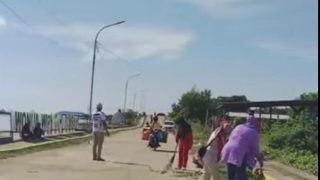 Disnakertrans Bombana Gelar Kerja Bakti Massal di Ibu Kota Rumbia, Wujud Nyata Dukung Visi Bersih dan Asri